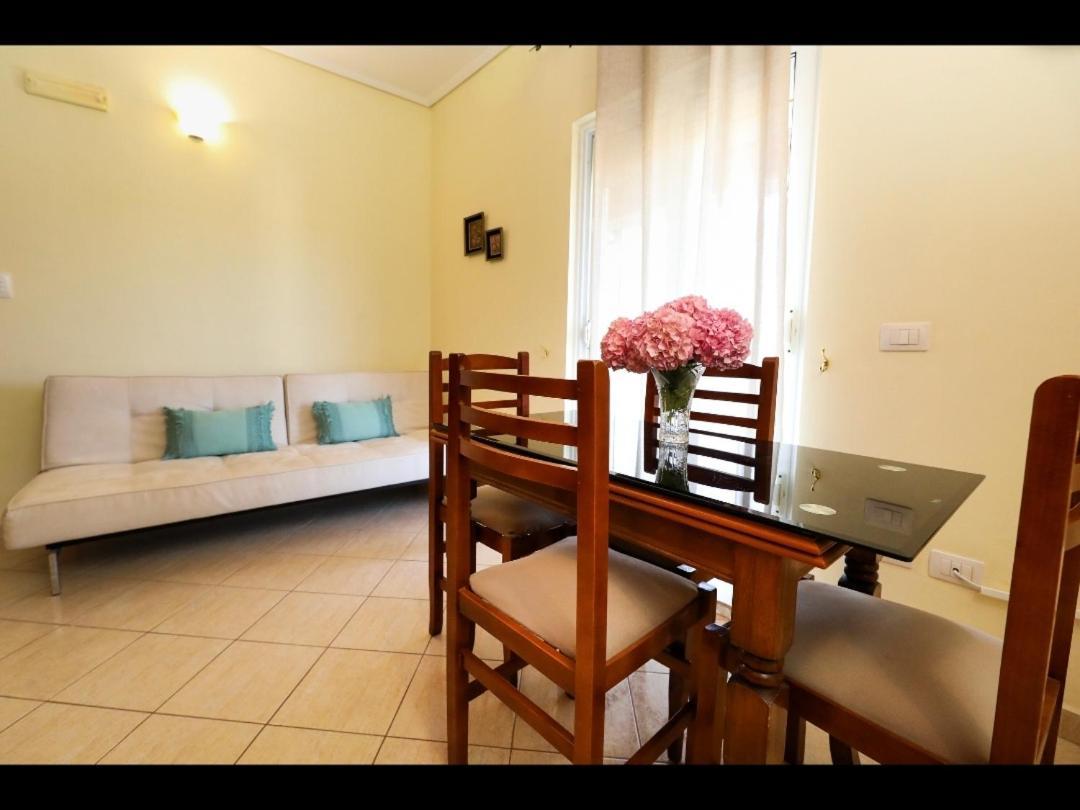 Apart-hotel Athina *